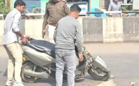 Gamharia Clash: गम्हरिया में स्कूटी-टेम्पो की टक्कर हुई, हादसे के बाद सड़क पर यह बड़ा जाम लगा