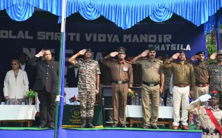 Ghatsila NCC Day: घाटशिला के संत नंदलाल स्मृति मंदिर में एन.सी.सी. दिवस की धूम, सीआरपीएफ अधिकारी की उपस्थिति में 55 कैडेट्स को मिला सम्मान