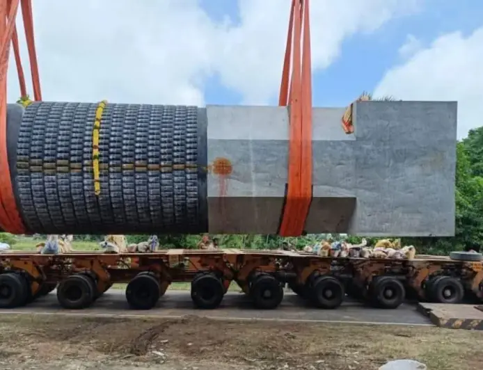 Worlds Largest Shivling Bihar News 2025: तमिलनाडु से 210 टन का 33 फुट विशाल शिवलिंग रवाना, 20 दिन की सड़क यात्रा पर—पूर्वी चंपारण के विराट रामायण मंदिर में नया साल पर होगा प्राण-प्रतिष्ठा, धार्मिक पर्यटन को मिलेगा बूस्ट