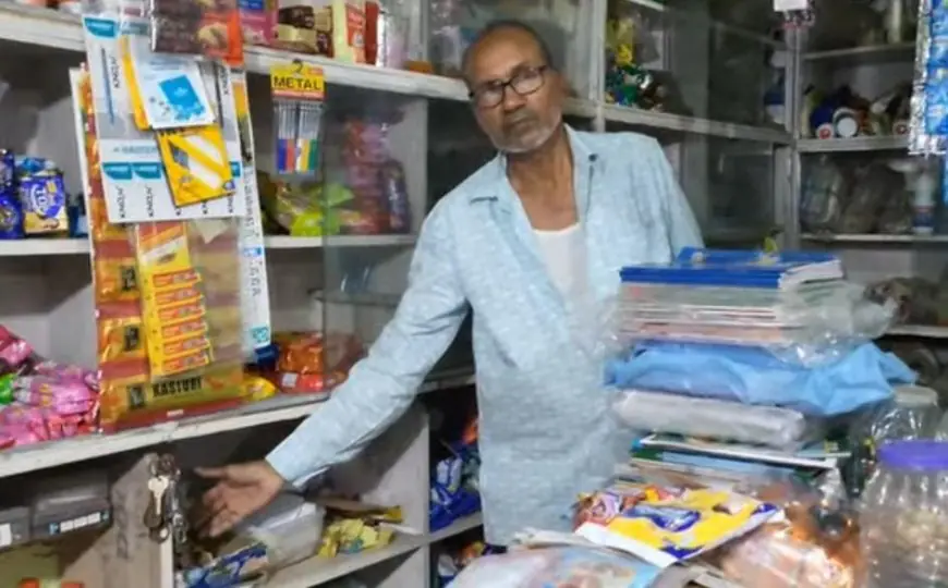 Azadnagar Loots : आज़ादनगर में नशेड़ी युवक का बड़ा हंगामा, दुकानदार से 5 हज़ार रुपये लूटे, इलाके में बढ़ा तनाव