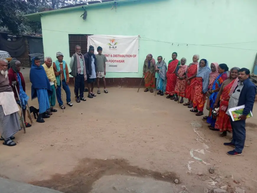 Bokaro Aid: बोकारो में कुष्ठ रोगियों को मिली बड़ी राहत, MCR चप्पल वितरण कार्यक्रम शुरू, झारखंड में 4 अन्य जिलों में भी वितरण