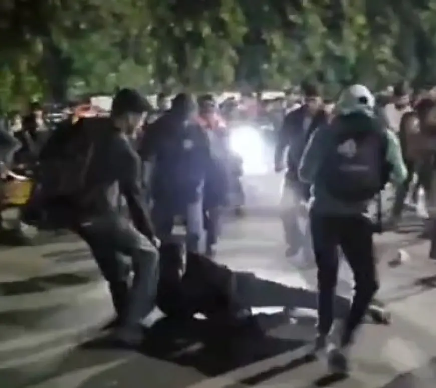 Jamshedpur Clash: जमशेदपुर के JRD कॉम्प्लेक्स के बाहर अचानक मारपीट, दो गुटों में बवाल, एक युवक बुरी तरह पिटा, पुलिस के हाथ लगा बड़ा सुराग