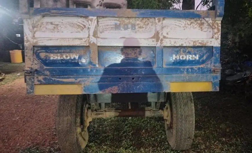 Chakulia Raid: चाकुलिया में CO का बड़ा छापा, बालू से लदा ट्रैक्टर जब्त, बिना नंबर प्लेट के हो रहा था कौन सा बड़ा गैरकानूनी कारोबार