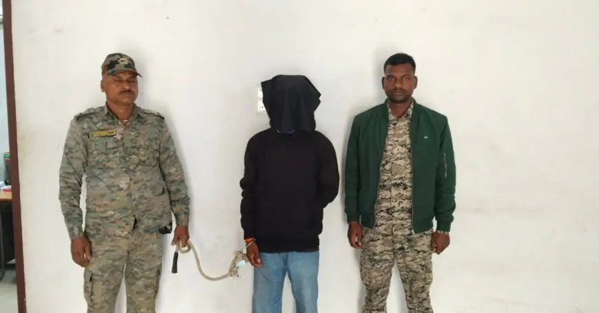 Bhurkunda Police Double Strike : 24 घंटे में नाबालिग का अपहरणकर्ता गिरफ्तार, साथ ही 60 ग्राम गांजा समेत 2 तस्कर दबोचे 