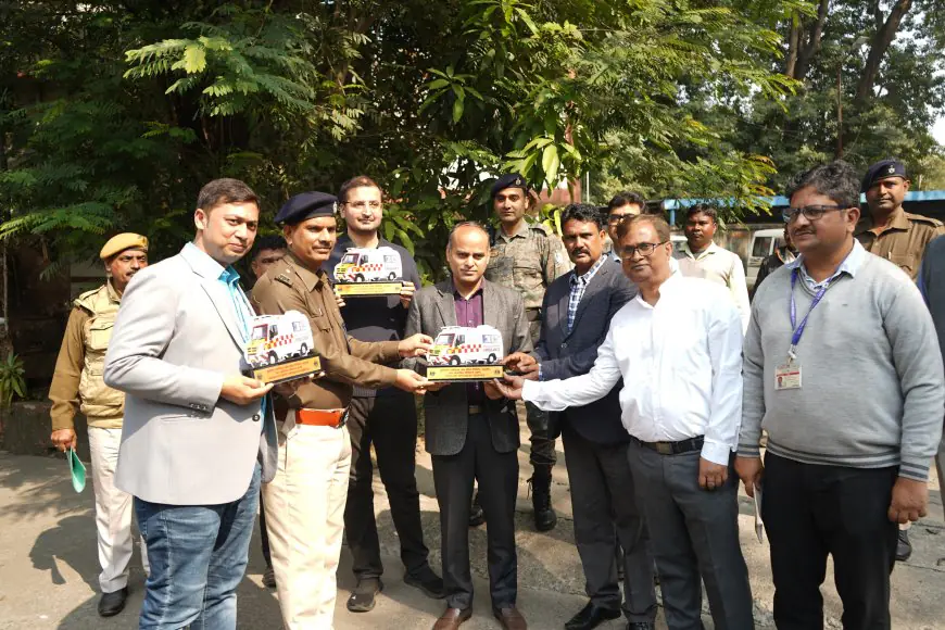 Jamshedpur Jail Healthcare: कैदियों को समय पर इलाज की गारंटी, यूसीआईएल ने सीएसआर से 3 जेलों को उपलब्ध कराई एंबुलेंस, जाने कैसे रोकी जाएगी अस्पताल पहुँचने में होने वाली देरी? 