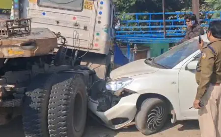 Jamshedpur Accident: मानगो मार्ग पर अनियंत्रित ट्रेलर का कहर, तीन वाहनों को मारी टक्कर