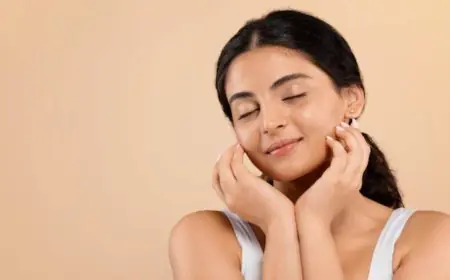 Winter Glow: सर्दियों में त्वचा को चमकाएँ, डॉक्टरों ने बताया बेजान त्वचा से छुटकारा पाने का आसान तरीका
