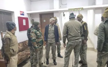 Jamshedpur Attack: थाने पर 50 लोगों का हमला, कुर्सी-टेबल तोड़े गए, दोषियों पर होगा कड़ा एक्शन