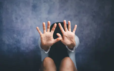 Jamshedpur Crime: मूक बधिर युवती से दुष्कर्म का आरोप, परिजनों ने रंगेहाथ पकड़कर ट्रांसपोर्ट कंपनी कर्मी को किया पुलिस के हवाले