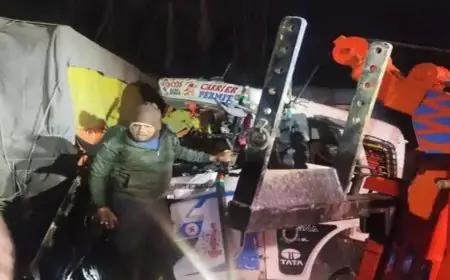 Giridih Accident : ट्रक-ट्रेलर की आमने-सामने भिड़ंत, आग की लपटों के बीच फंसी जिंदगी