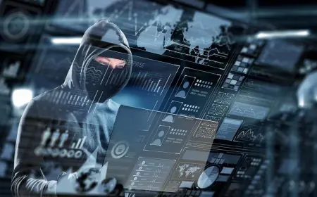 Dhanbad Raid: बड़ा पर्दाफाश, होटल में बैठकर देश को ठगने वाले 5 शातिर दबोचे, स्कॉर्पियो और फिंगरप्रिंट क्लोन मशीन बरामद