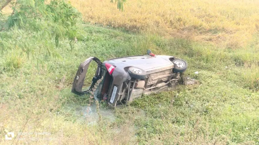 Baharagora Car Crash: कुत्ते को बचाने के चक्कर में कार पलटी, NH 49 पर भयानक हादसा और 3 लोग गंभीर घायल