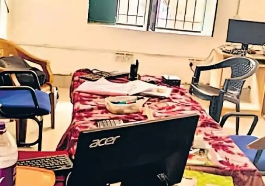 Hazaribagh Crime: गैस कटर से स्कूल का दरवाजा काटा, कंडसार से 5 लाख के लैपटॉप-टैब ले उड़े चोर