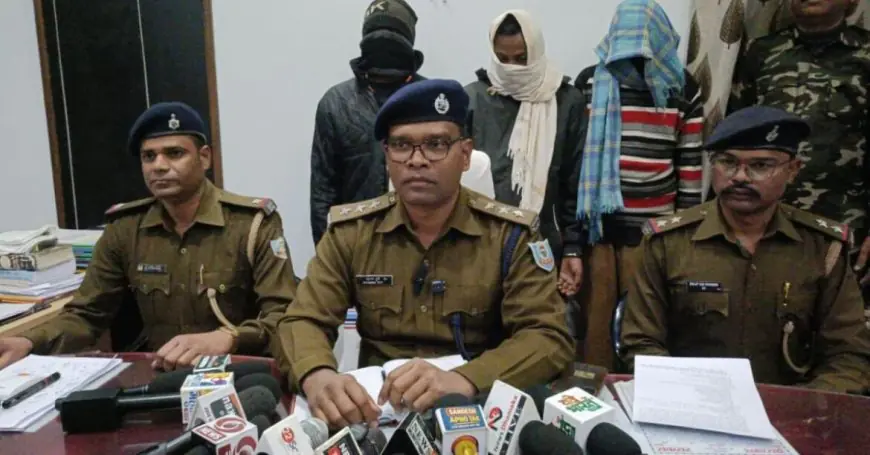 Chaibasa Raid: किराना दुकान में बिक रही थी मिलावटी शराब, 3 गिरफ्तार