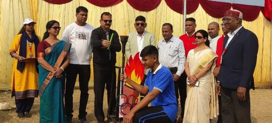 Jamshedpur Sports: मशाल दौड़ से उद्घाटन, ब्लू हाउस ने जीता कप, स्लो साइकिल रेस के विजेता को मिली साइकिल