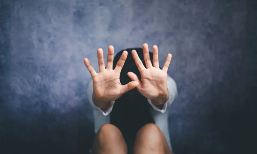 Jamshedpur Crime: मूक बधिर युवती से दुष्कर्म का आरोप, परिजनों ने रंगेहाथ पकड़कर ट्रांसपोर्ट कंपनी कर्मी को किया पुलिस के हवाले