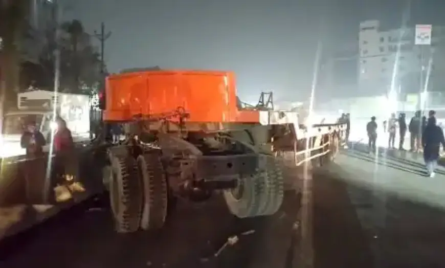 Adityapur Horror Crash: डिवाइडर फांदकर घुसा बेकाबू ट्रेलर, दो युवकों की मौके पर दर्दनाक मृत्यु