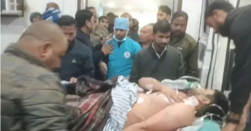 Nirsa Highway Terror: पेट्रोल पंप पर खूनी खेल, कारोबारी के बेटे को मारी गोली, इलाके में दहशत