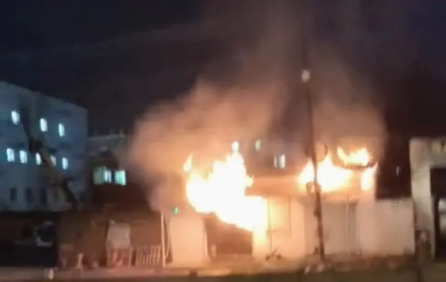 Ulidih Fire: लाखों की राख, एनएच-33 पर धधक उठा आरओ प्लांट, खाना बनाते वक्त हुई बड़ी अनहोनी