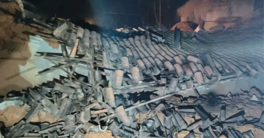 Dhanbad Terror: आधी रात दीवार तोड़कर घर में घुसे हाथी, तीन बेटियों ने भागकर बचाई जान, टुंडी में बड़ा विनाश