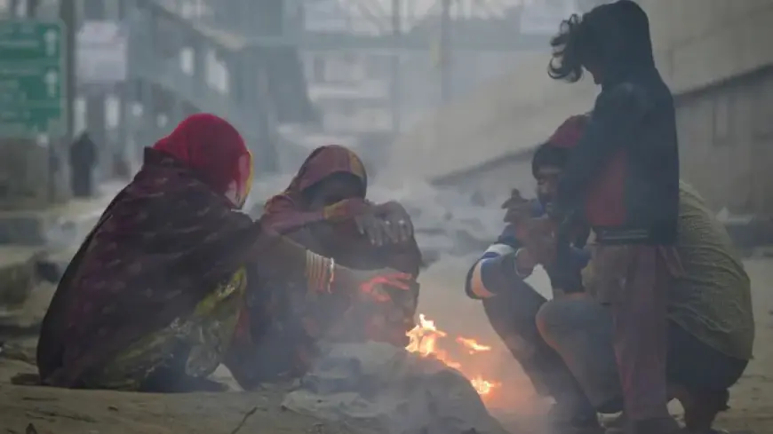 Jharkhand Freeze: बर्फीली आफत, 5.4 डिग्री पर कांपी राजधानी, क्रिसमस पर शीतलहर और कोहरे का डेंजर अलर्ट