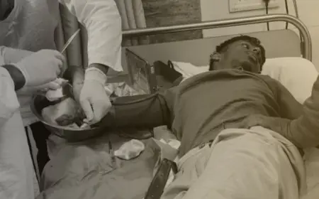 Agrico Clash: चापड़ प्रहार, जमशेदपुर में बदमाशों ने सरेआम युवक को काटा, एग्रिको सिग्नल पर मोमोज खाते वक्त खूनी वारदात