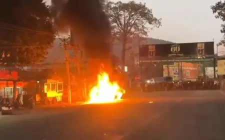 Dimna Fire: जिंदा जला, जमशेदपुर में खड़ी कार बनी आग का गोला, धूं-धूं कर जली गाड़ी, बाल-बाल बची जान