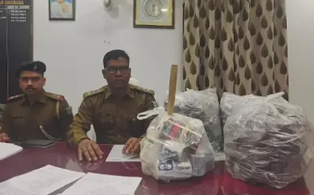 Chaibasa Raid: जहरीली साजिश, चाईबासा में घर के अंदर चल रही थी नकली शराब की फैक्ट्री, सरकारी लोगो देख पुलिस दंग