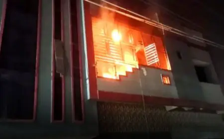 Mango Fire: भीषण तबाही, मानगो में घर के अंदर लगी आग, जिंदा झुलसी महिला, शॉर्ट सर्किट ने मचाया हाहाकार