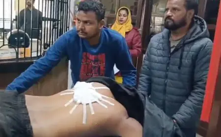 Palamu Shootout: दहशत का तांडव, पलामू में पूर्व मुखिया पर ताबड़तोड़ फायरिंग, दुकान में घुसकर बरसाईं गोलियां, दो को लगी गोली