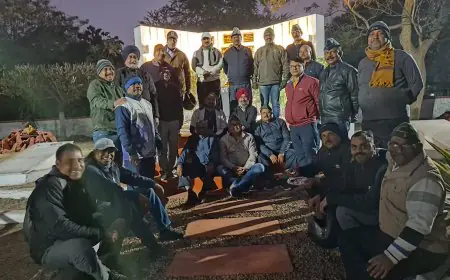 Golmuri Salute: शौर्य का जश्न, जमशेदपुर में पूर्व सैनिकों ने मनाया सेना दिवस, शहीद स्मारक पर केक काटकर वीरगाथाओं को किया याद