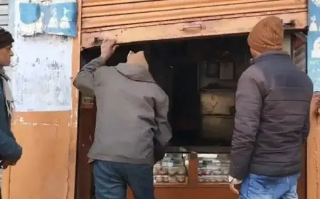 Ramgarh Heist: भारी-भरकम तिजोरी को भी नहीं छोड़ा, रामगढ़ में दो ज्वेलरी शॉप में 17 लाख की भीषण चोरी, बाजार में दहशत