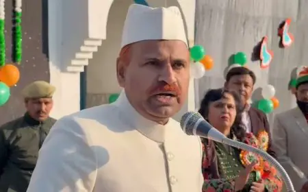 Aligarh Utsav: APS में 77वें गणतंत्र दिवस पर लहराया तिरंगा, एएमयू रजिस्ट्रार ने छात्रों को दिलाई संविधान की शपथ, सांस्कृतिक कार्यक्रमों से गूँज उठा स्कूल परिसर