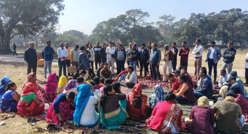 Bagbera Mess: भारी बवाल, बागबेड़ा में कचरे के ढेर पर फूटा जनता का गुस्सा, 33 महीने बाद भी सिस्टम फेल