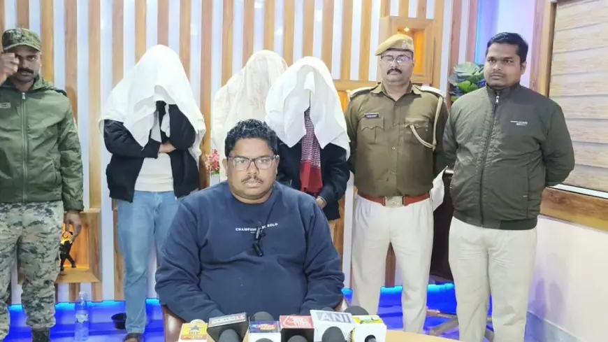 Wildlife Raid: बड़ा खुलासा, साकची में हिरण के सींग और दुर्लभ तोतों का जखीरा जब्त, तीन तस्कर सलाखों के पीछे