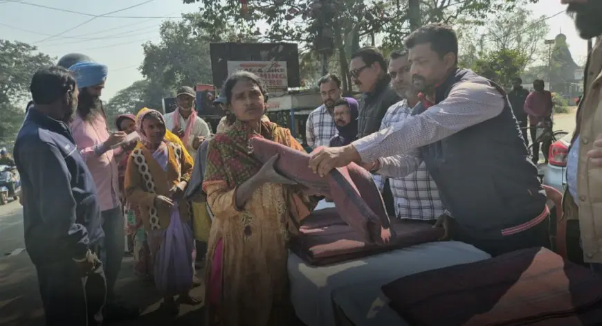 Tinplate Service: कड़ाके की ठंड में मसीहा बनीं विधायक पूर्णिमा साहू, गोलमुरी में भाजपाइयों ने आधी रात गरीबों को उड़ाए कंबल