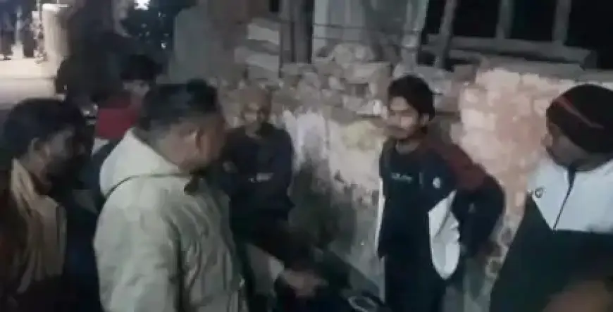 Mango Violence: सरेआम खौफ, मानगो में सिगरेट के धुएं से भड़की हिंसा, चापड़ लेकर सड़क पर दौड़े युवक, दहशत में बंद हुई दुकानें