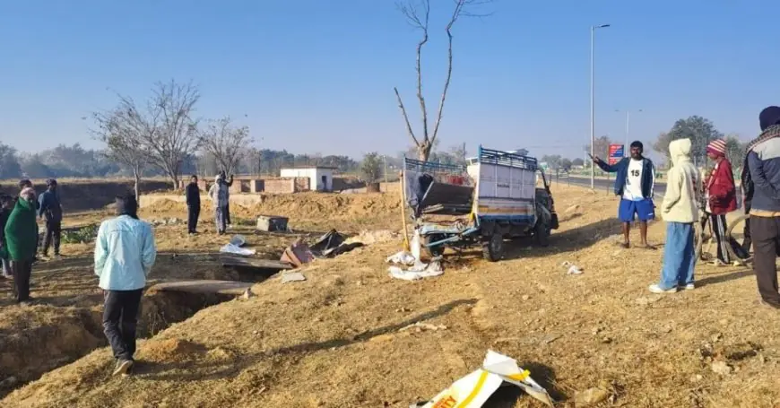 Gumla Accident: तिलकुट बेचने निकले थे, गुमला में डंपर ने पिकअप को रौंदा, 4 की मौके पर ही मौत, सड़क पर बिछ गई लाशें