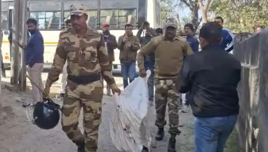 Ranchi ED: छावनी बना दफ्तर, क्लर्क का सिर फोड़ने के आरोप से भड़का गुस्सा, रांची ED ऑफिस के बाहर CISF और भारी पुलिस तैनात