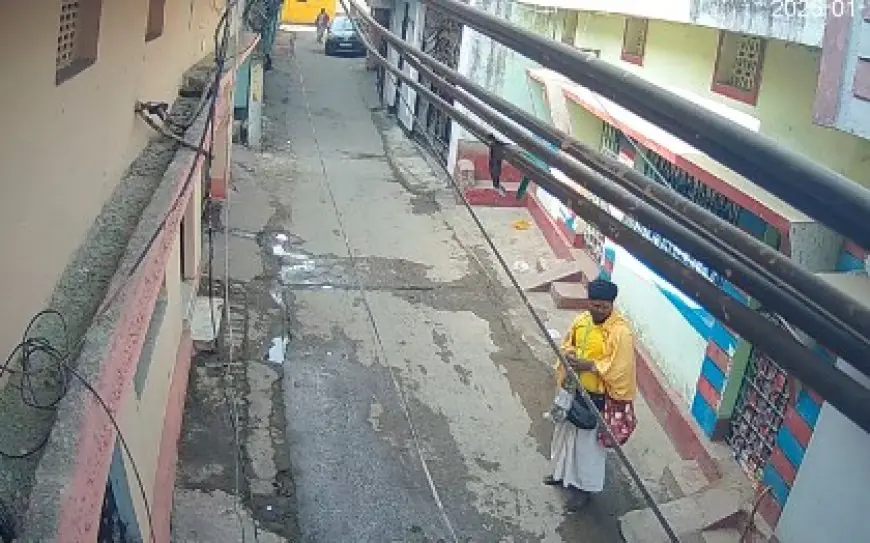 Ulidih Fraud: साधु बनकर आए लुटेरे, पत्थर को सोना बनाने का दिया झांसा, महिला के लाखों के गहने लेकर उड़े, उलीडीह में सनसनी