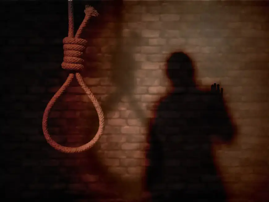 Seraikela Suicide: खौफनाक मंजर, सरायकेला में 19 साल के युवक ने बेल्ट के सहारे दी जान, छोटे भाई ने देखा सगा भाई पेड़ से लटका