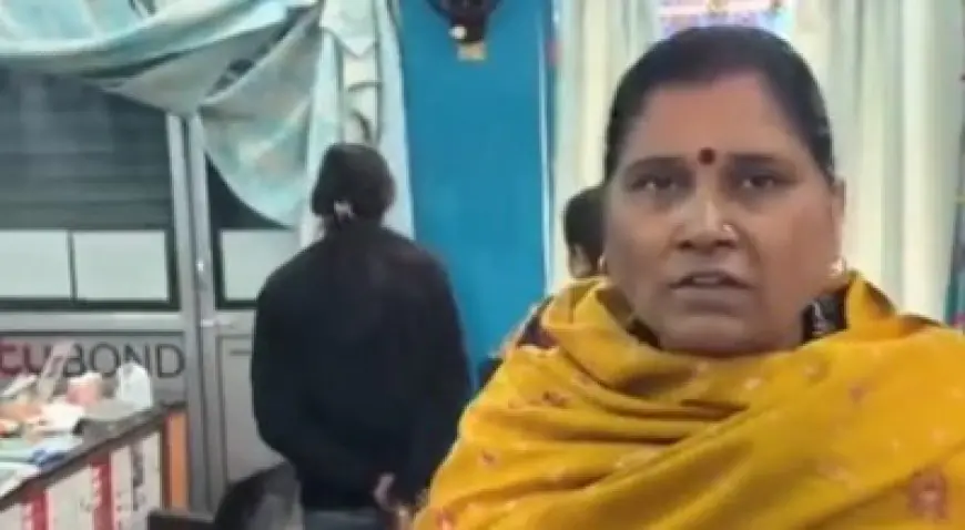 Ulidih Theft : मानगो में दीवार फांदकर डेंटल क्लिनिक में घुसे चोर, मोहल्ले वालों ने खदेड़कर एक को दबोचा, टीवी-लैपटॉप छोड़कर भागा दूसरा साथी