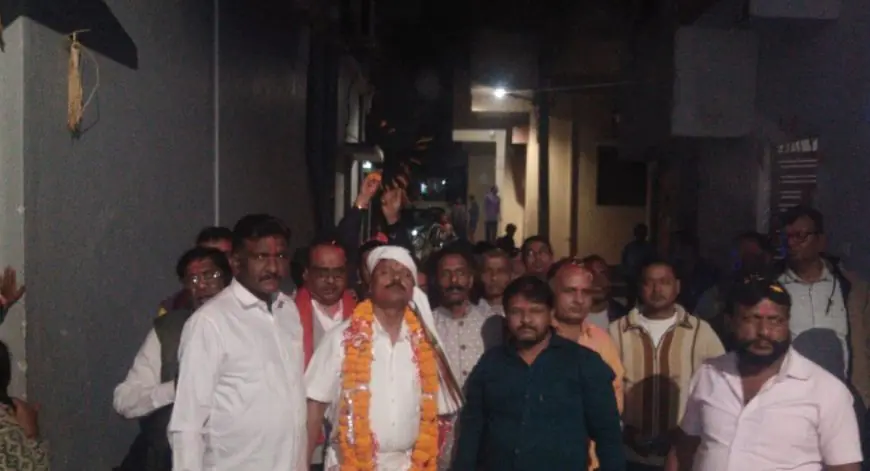 Jamshedpur Nai Sangh Election 2026 : जमशेदपुर नाई संघ में जीत का जश्न, ढोल-नगाड़ों के साथ अध्यक्ष अशोक ठाकुर का जोरदार स्वागत, समाज की नई टीम ने संभाली कमान