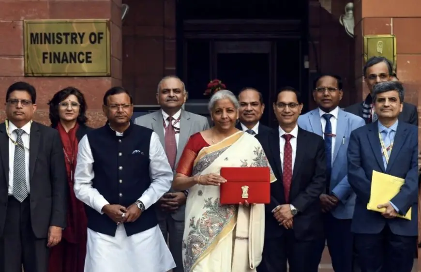 Budget 2026: Budget से पहले क्यों खिलाया जाता है ‘हलवा’? नॉर्थ ब्लॉक की इस परंपरा का राज़, जो आम जनता नहीं जानती