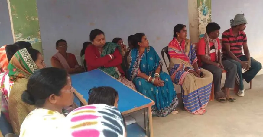 West Singhbhum  School Theft: ओटार स्कूल में चोरों का तांडव, कंप्यूटर रूम को बनाया निशाना, बच्चों के भविष्य पर डाका डाल सामान ले उड़े शातिर