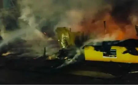 Kandra Fire: पदमपुर में दो होटलों में भीषण अग्निकांड, आधुनिक पावर के दमकल ने पाया काबू, लाखों का सामान जलकर राख, साजिश या शॉर्ट सर्किट?