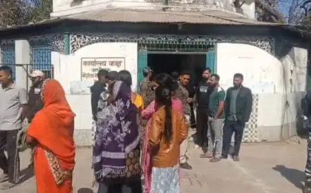 Palamu Medical: एमएमसीएच में नवजात की मौत पर भारी बवाल, डॉक्टरों पर लापरवाही का संगीन आरोप, दो दिन बाद परिजनों ने घेरा अस्पताल