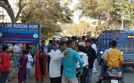 Chaibasa Accident: रफ्तार ने छीनी रोहित की जिंदगी, महुलसाई के पास स्कूटी से टकराई बाइक और मच गई चीख-पुकार, मौत का तांडव देख सहम गए लोग