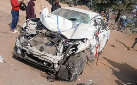 Sahibganj Horror: साक्षरता मोड़ पर बारात की खुशियां मातम में बदलीं, डंपर से टकराई तेज रफ्तार कार, सुल्तानगंज के दूल्हे जैसे ड्राइवर की दर्दनाक मौत