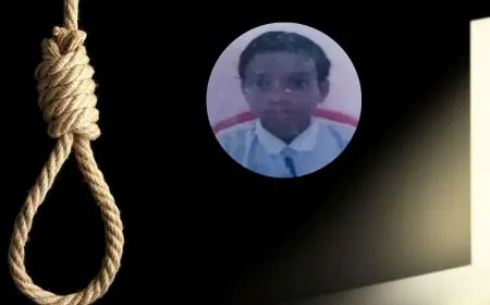 Saraikela Horror: महुआ के पेड़ पर झूलता मिला 20 साल के अनिल का शव, शासन गांव में फैली सनसनी, रात 10 बजे खाया था खाना और सुबह मिली लाश